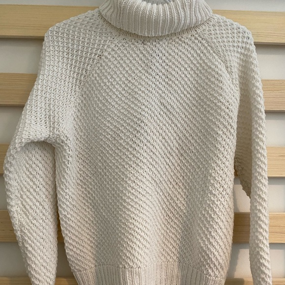 White Turtleneck sweater - Picture 2 of 3